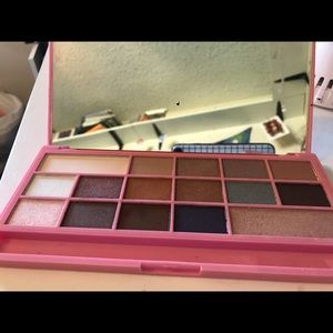 Revolution Pink Fizz Chocolate Bar Eyeshadow Kit